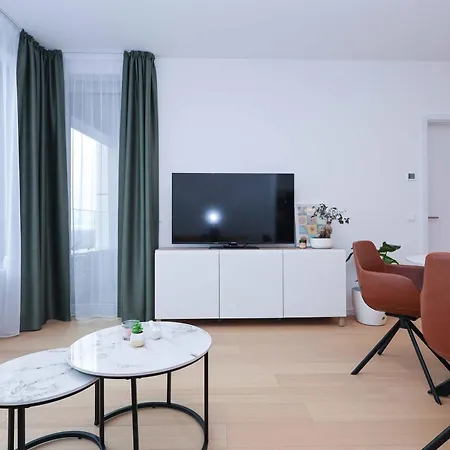 Skypark Tower 4, Free Parking And Beautiful Views Bratislava