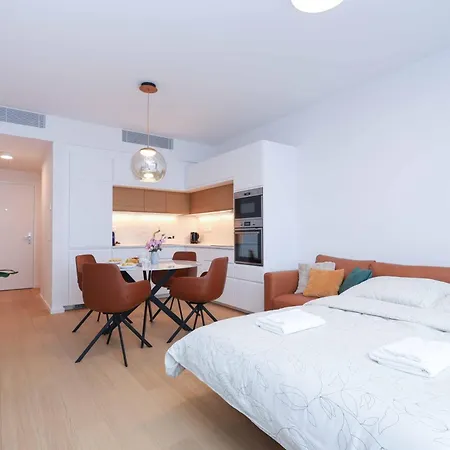 Skypark Tower 4, Free Parking And Beautiful Views * Bratislava