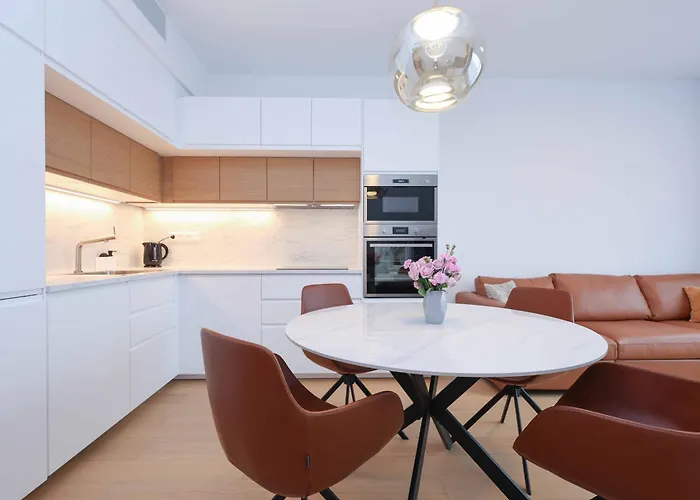 Skypark Tower 4, Free Parking And Beautiful Views Bratislava