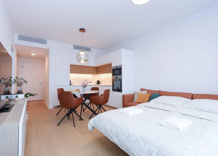 Skypark Tower 4, Free Parking And Beautiful Views * Bratislava